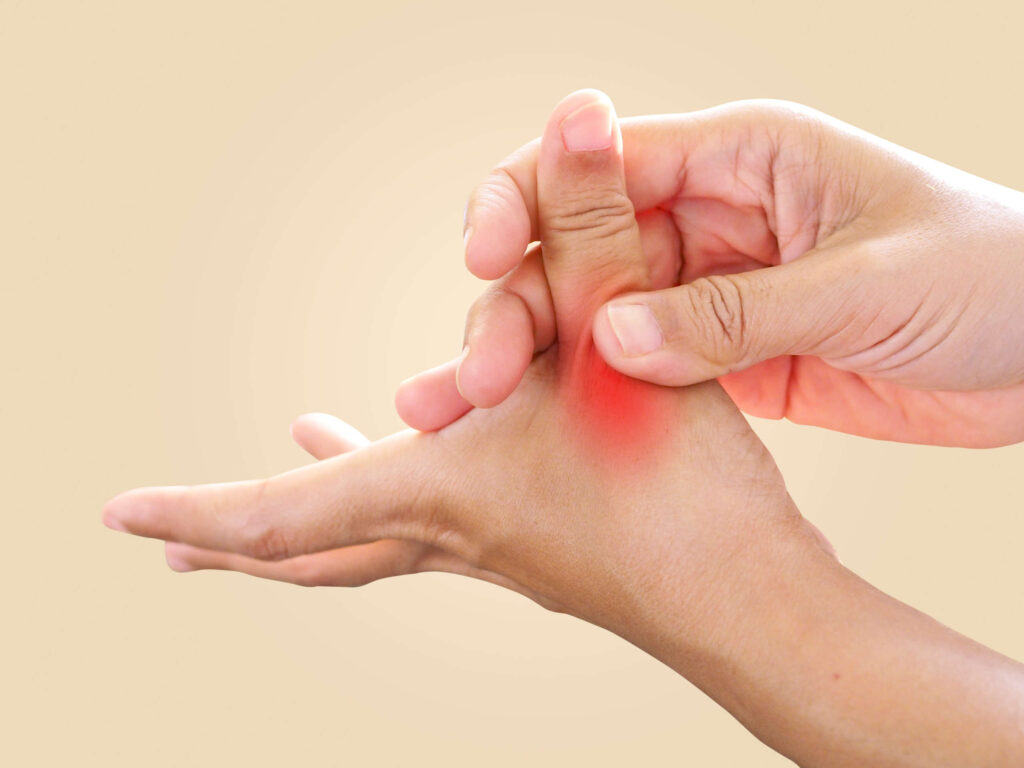 Como prevenir as principais causas de dores nos dedos 